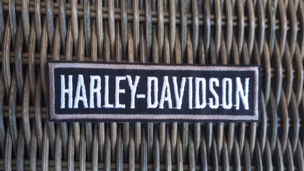 Emblème Harley Davidson HD écusson à repasser, 105 x 30 mm, Enlèvement ou Envoi, Neuf