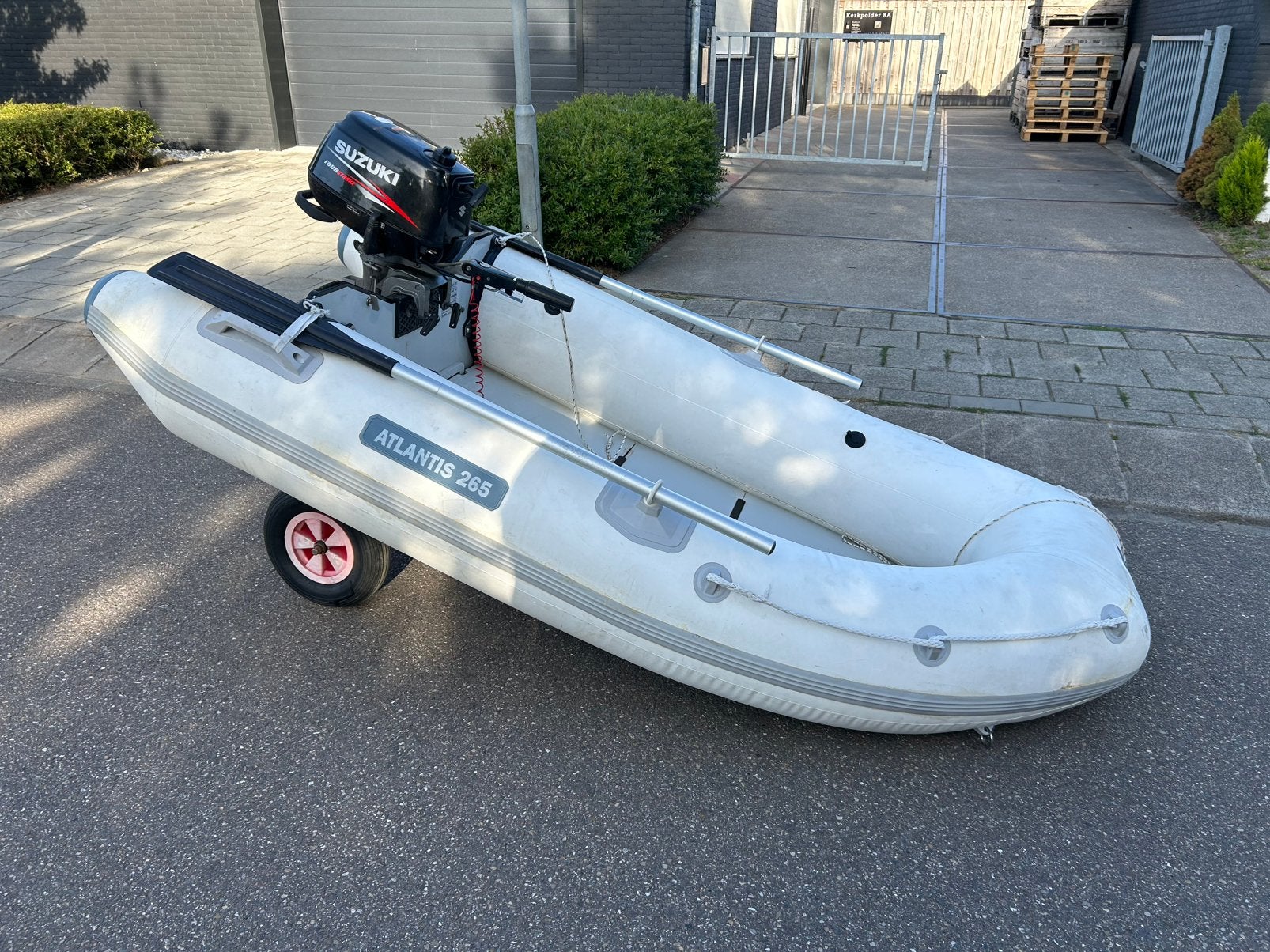 Atlantis 265 rubberboot met Suzuki 4 PK buitenboordmotor, Airdeck, Gebruikt, 0 cm, 3 m