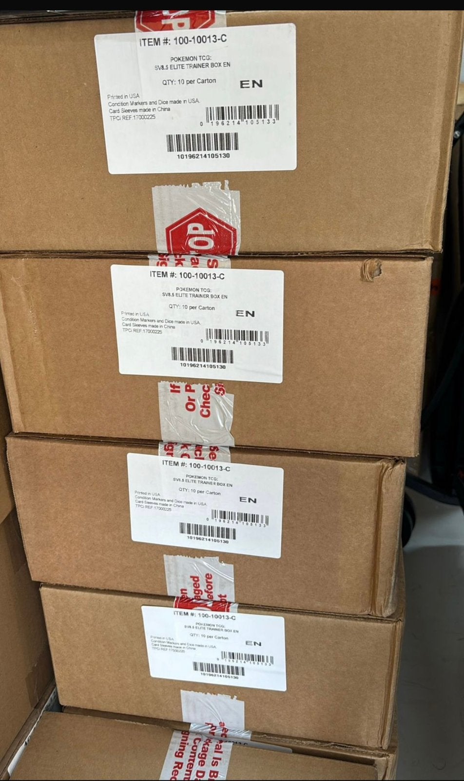 Sealed ETB cases Prismatic Evolutions, Enlèvement ou Envoi, Neuf, Booster box, Foil