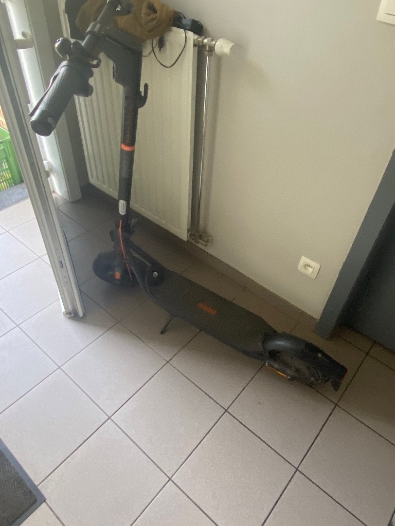 Ninebot KickScooter F2 Pro, Fietsen en Brommers, Ophalen, Gebruikt, Elektrische step (E-scooter), Segway ninebot