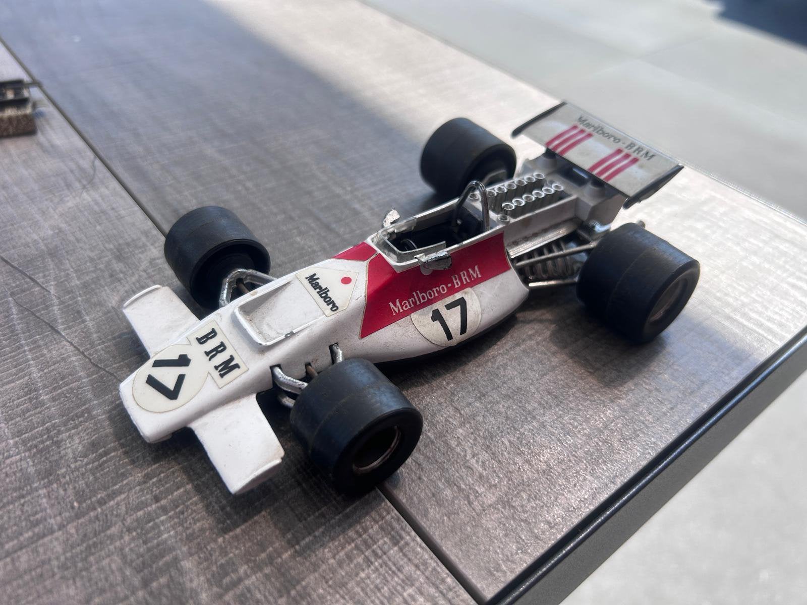 Vintage Polistil BRM Marlboro F1 – #17, Hobby & Loisirs créatifs, Voitures miniatures | 1:24, Envoi, Comme neuf