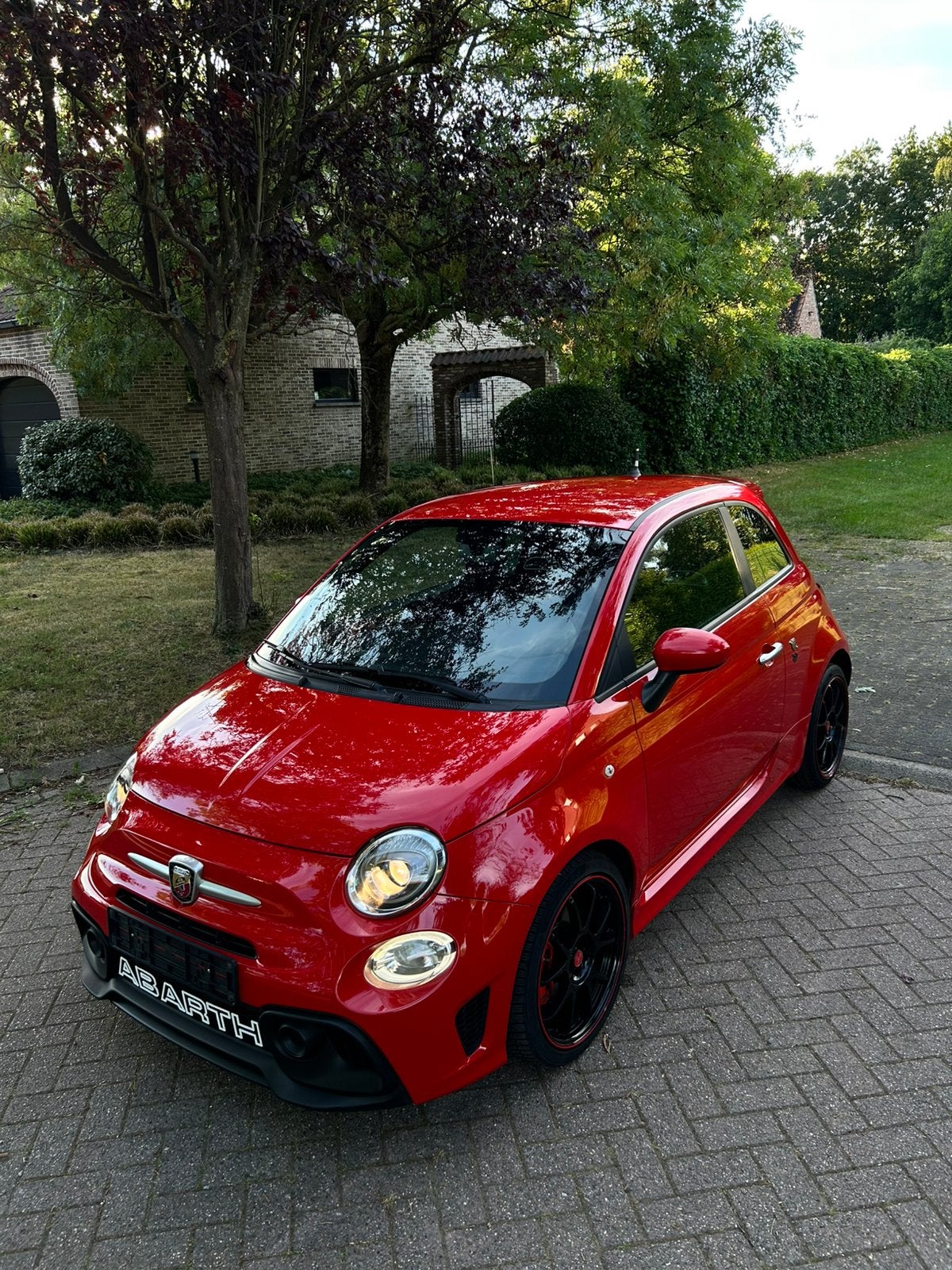 Abarth 595 1.4 - T jet 160 pk Digital Cockpit, Voorwielaandrijving, 4 zetels, 4 cilinders, Alcantara