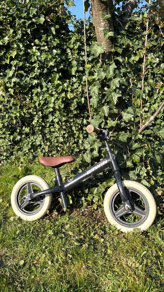 Zwarte loopfiets BTWIN, Enlèvement, Comme neuf, Vélo d'équilibre