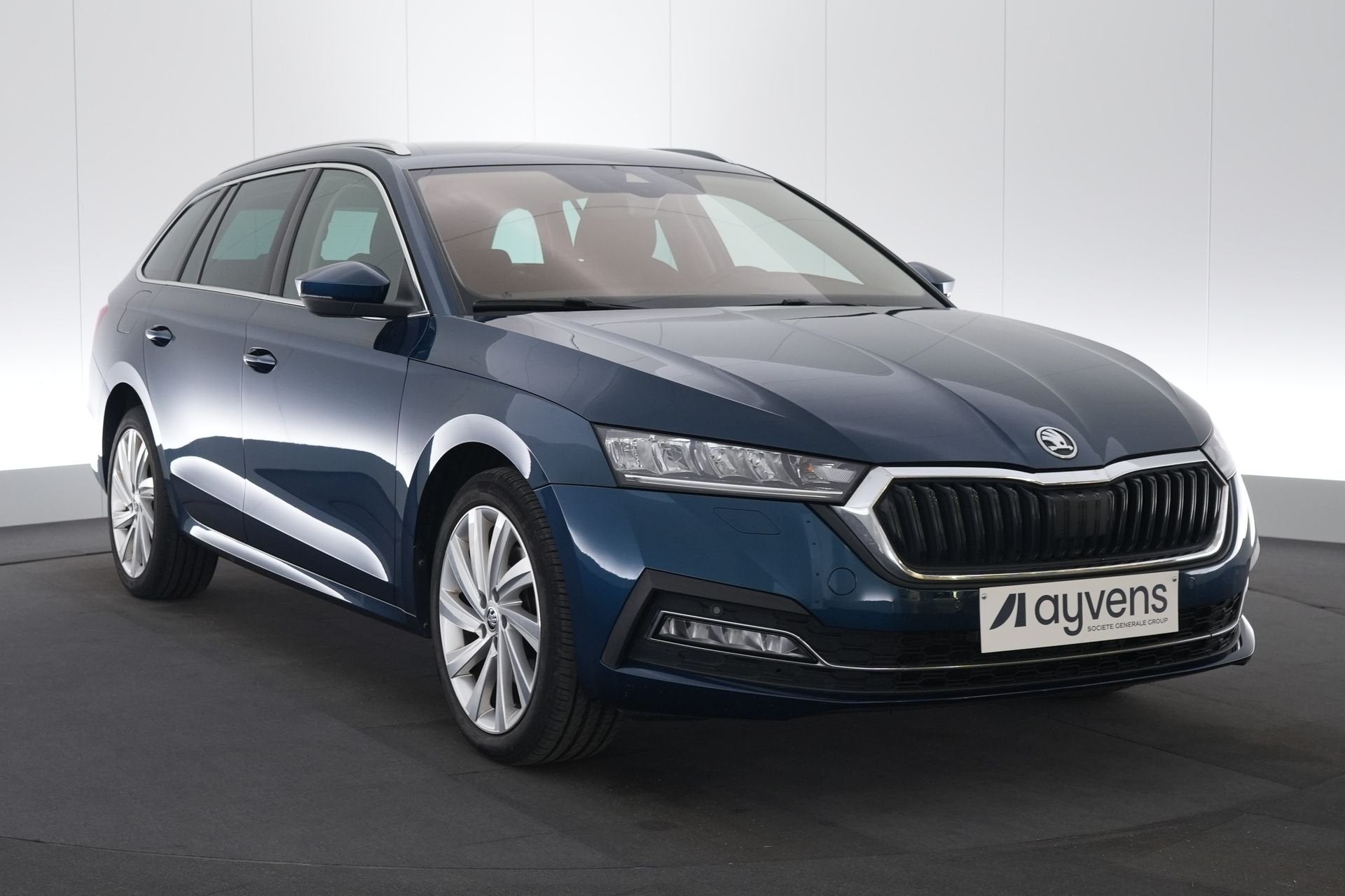 (2CKX029) SKODA OCTAVIA COMBI, Auto's, Stof, Gebruikt, Blauw, Plug-in hybride
