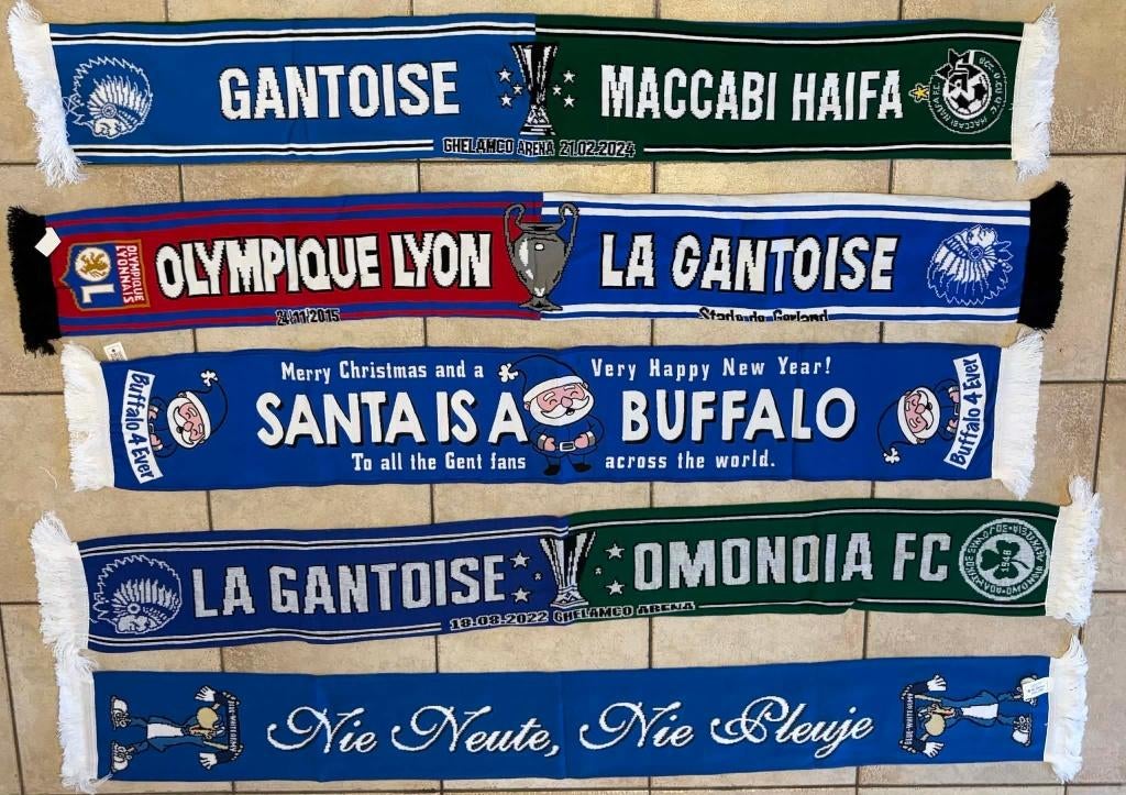 Lot de foulards gantois pour collectionneurs (5 pièces), Envoi, Comme neuf, Fanion ou Écharpe