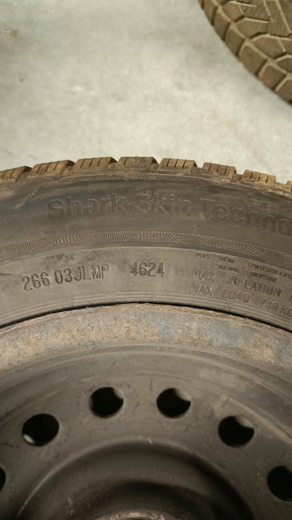 4 Uniroyal 205/60 R16 96H XL winterbanden + velgen, Auto-onderdelen, Ophalen, 16 inch, Nieuw, Band(en)