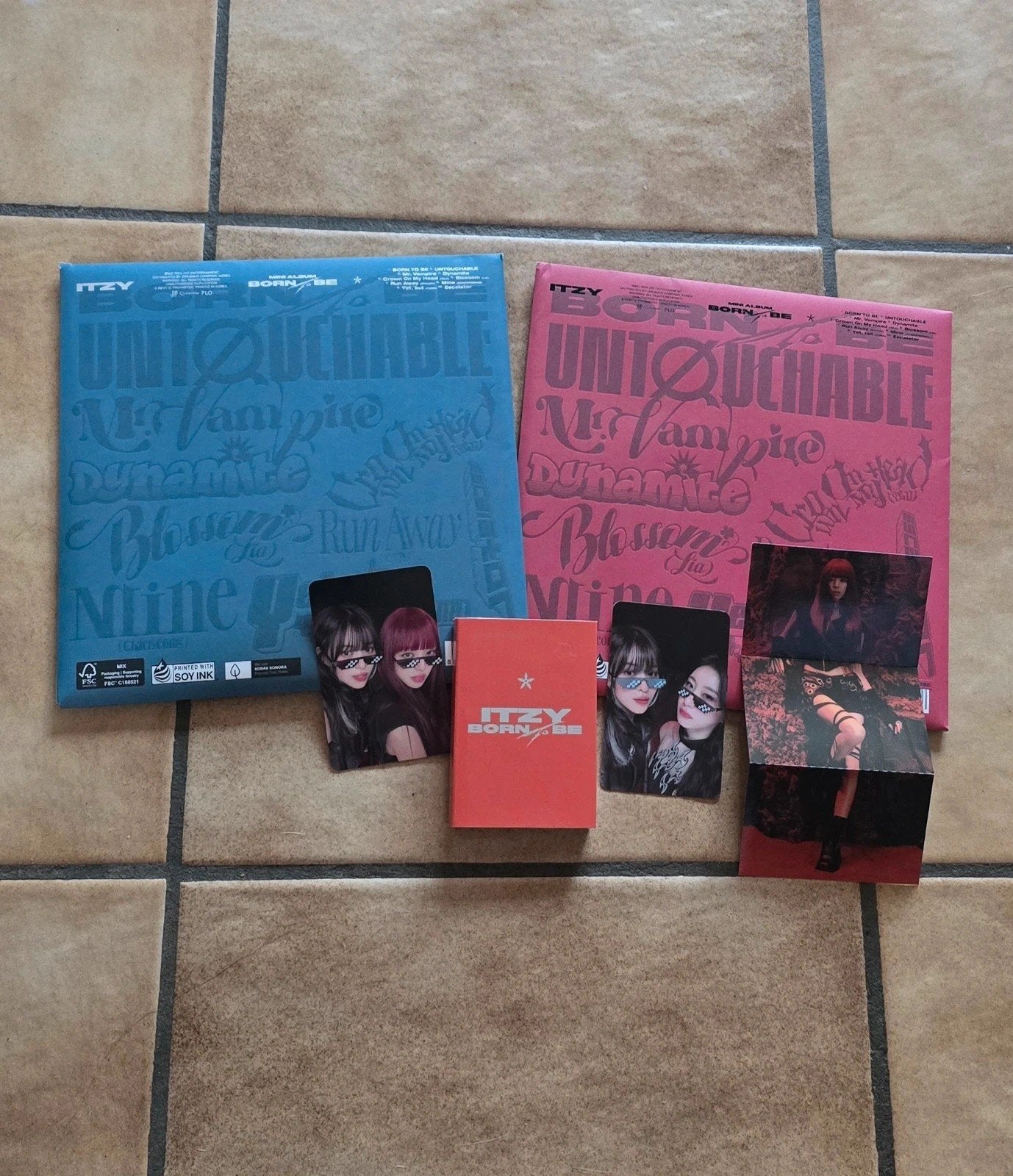 Lot 3 Album Itzy Born To be, Overige genres, Gebruikt, Digipak, Ophalen of Verzenden