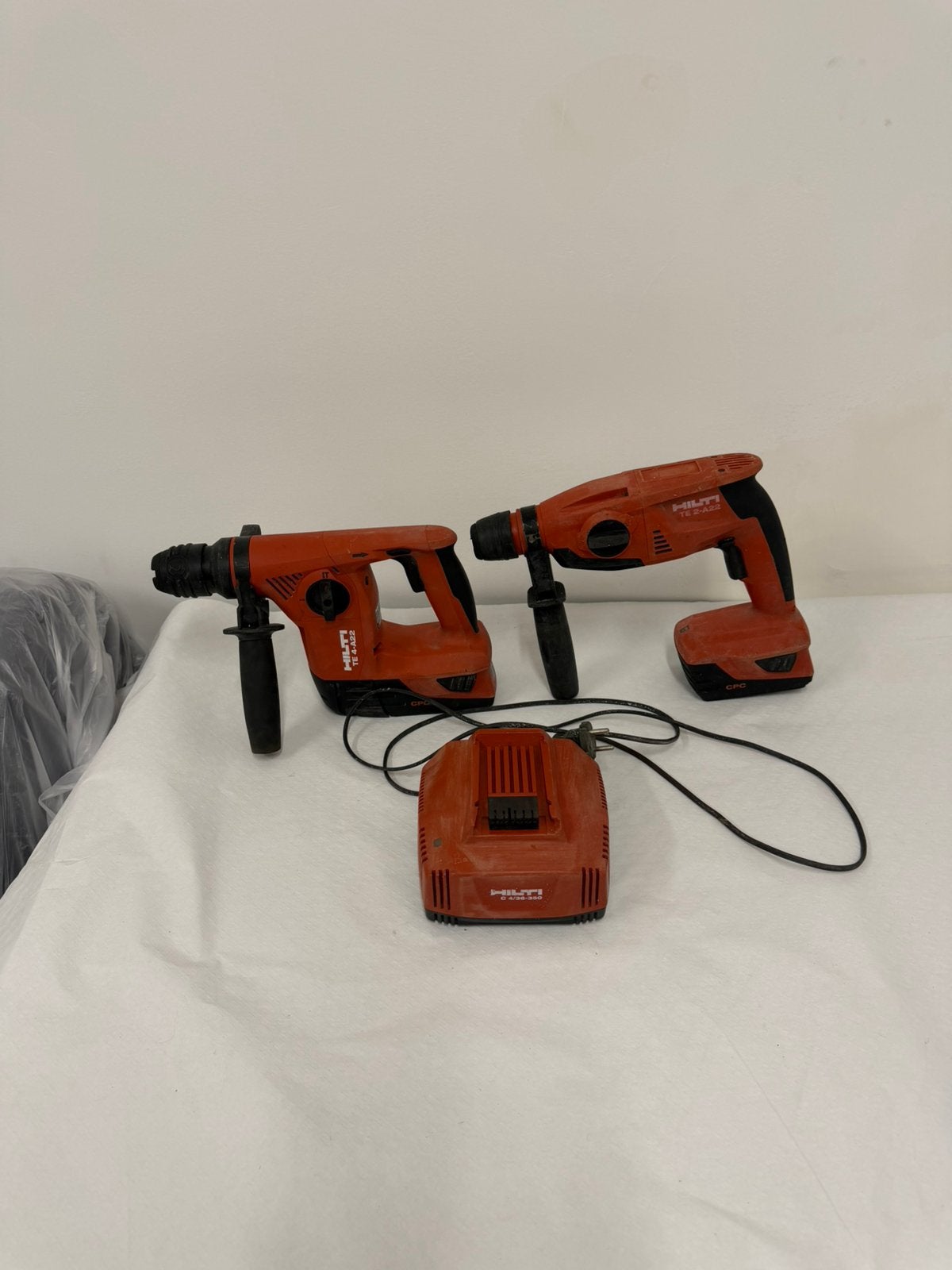 HILTI accu boormachines, Ophalen, Zo goed als nieuw