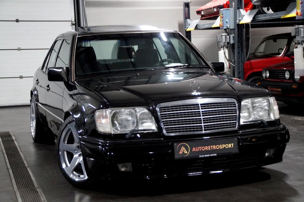 Mercedes-Benz E 500 V8 W124 _ Restauration complète, Autos, Cuir, Achat, 4 portes, Entreprise