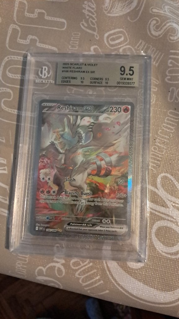 White flare reshiram beckett 9.5, Ophalen of Verzenden, Nieuw, Losse kaart, Foil