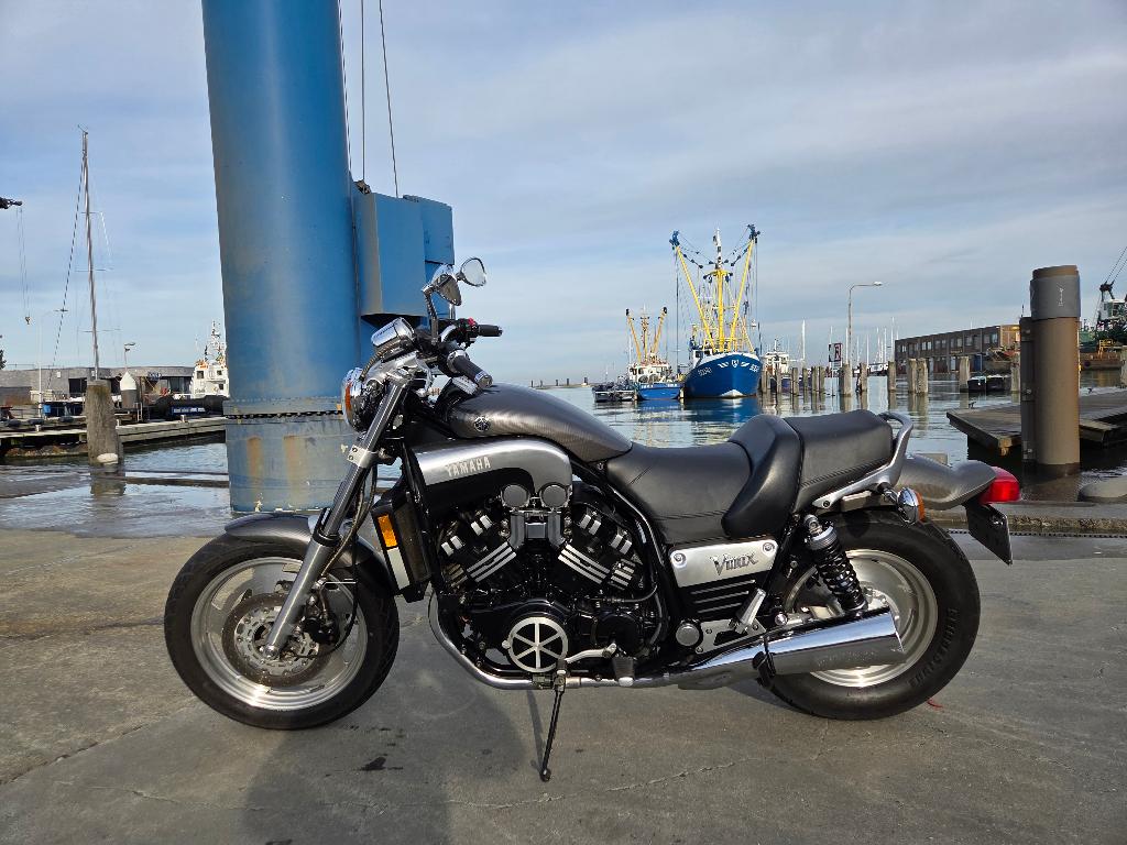 Yamaha V-Max VMAX 1200 145pk 6/2001 – 11.250 km – origineel, Motoren, Motoren | Yamaha, Cardan-aandrijving, Occasion, 4 cilinders