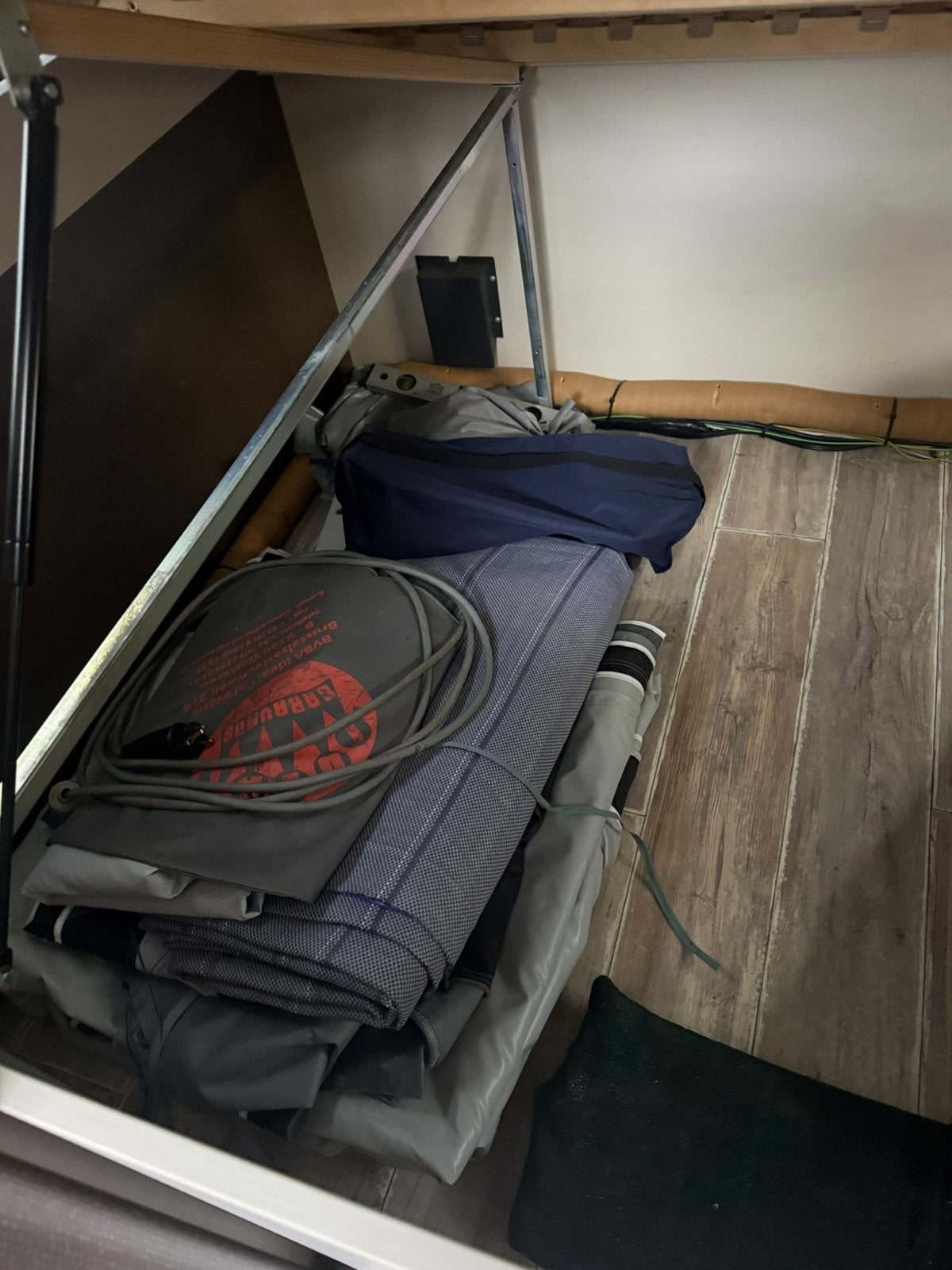 Caravan, Caravans en Kamperen, Caravans, Kachel, Treinzit, Dwarsbed, Particulier