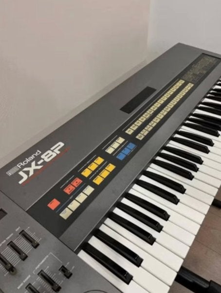 Synthétiseur analogique vintage Roland JX-8P + étui souple, Enlèvement ou Envoi, Comme neuf, Roland, Avec valise ou flightcase