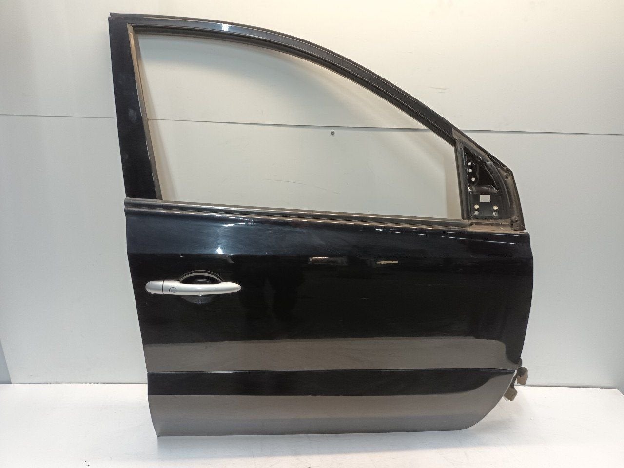 Portier rechts voor Renault Koleos, Auto-onderdelen, Onderdelen@venauto.nl, Van der Ven Autorecycling B.V., Gebruikt, Ettenseweg 76, 4706 PB Roosendaal, The Netherlands