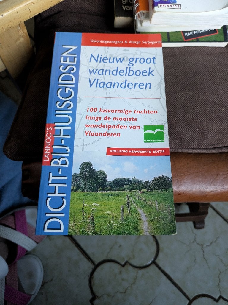 Nieuw groot wandelboek Vlaanderen, Boeken, Overige merken, Fiets- of Wandelgids, Ophalen of Verzenden, Zo goed als nieuw