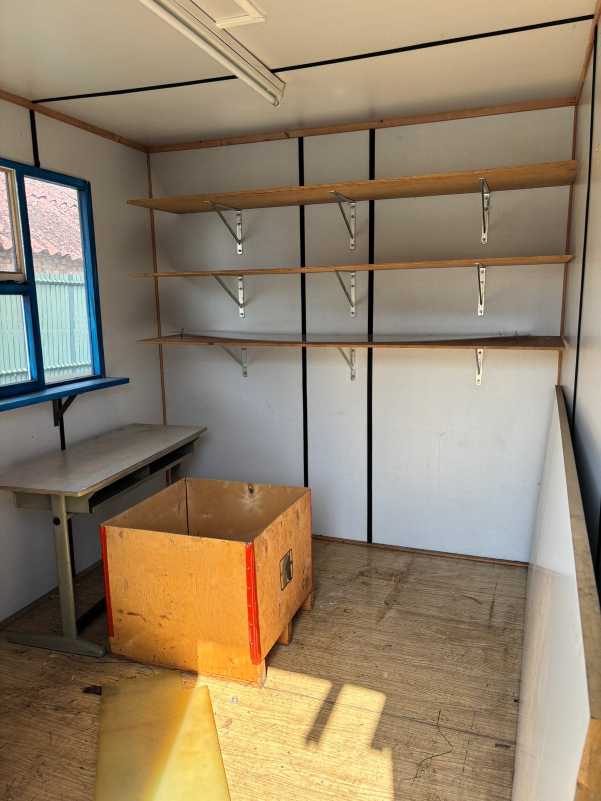 Gratis container / tuinhuis !, Ophalen
