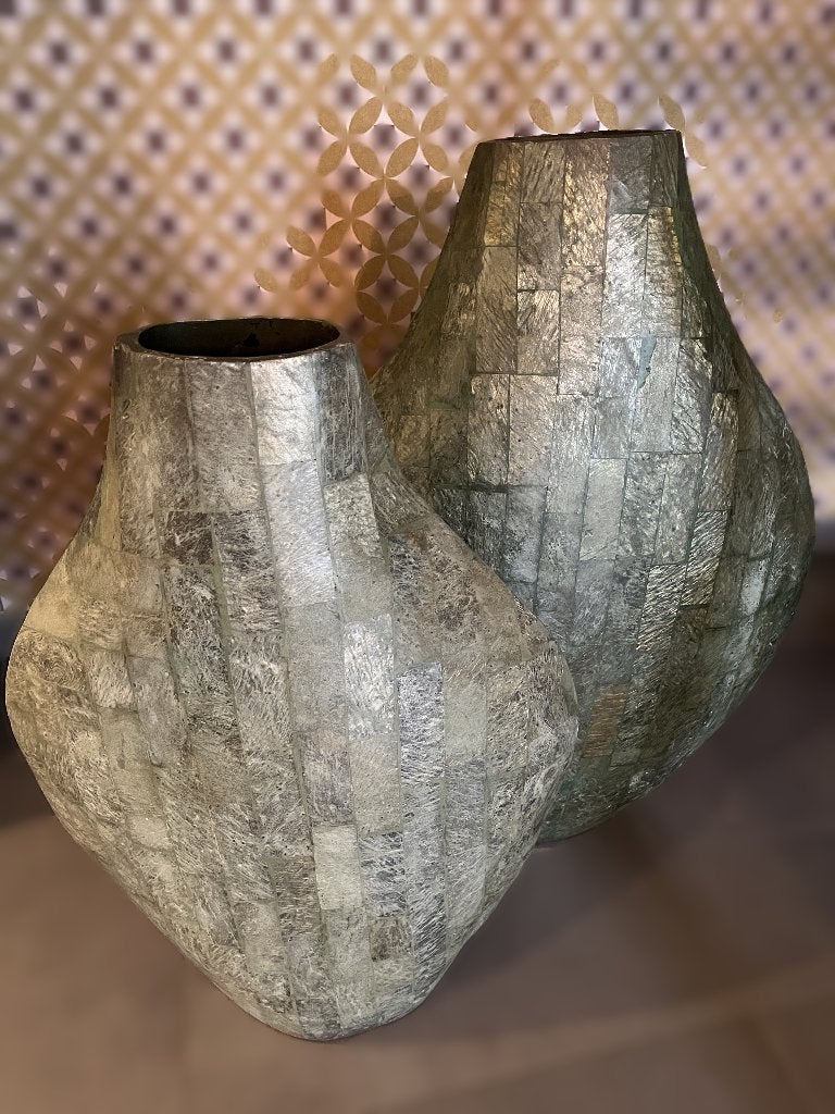 Set van 2 grote decoratieve vloervazen, Huis en Inrichting, Ophalen, Gebruikt, Handgemaakt, Kunststof