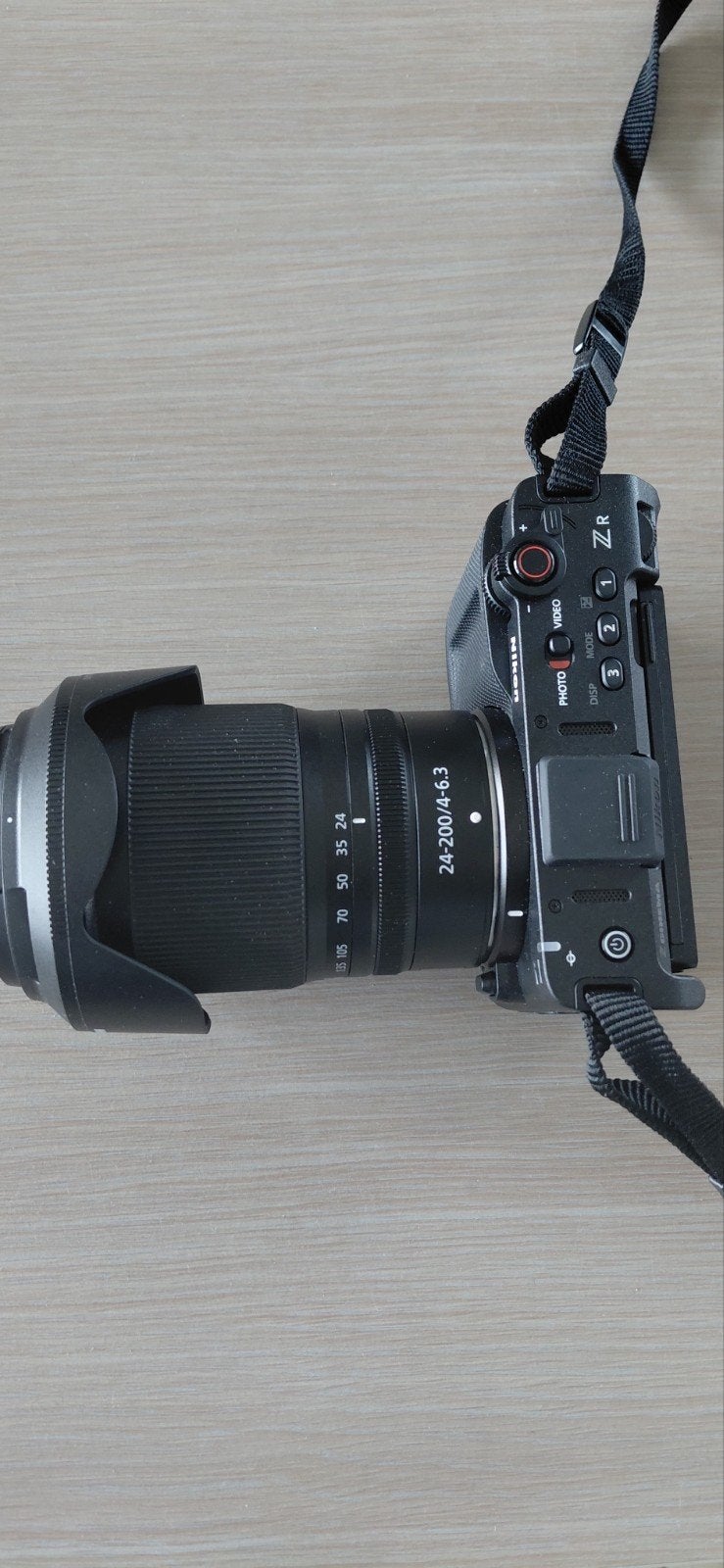 Nikon ZR RED met Lens NIKKOR Z 24-200 mm, TV, Hi-fi & Vidéo, Appareils photo numériques, Caméra cinéma, Comme neuf, Enlèvement