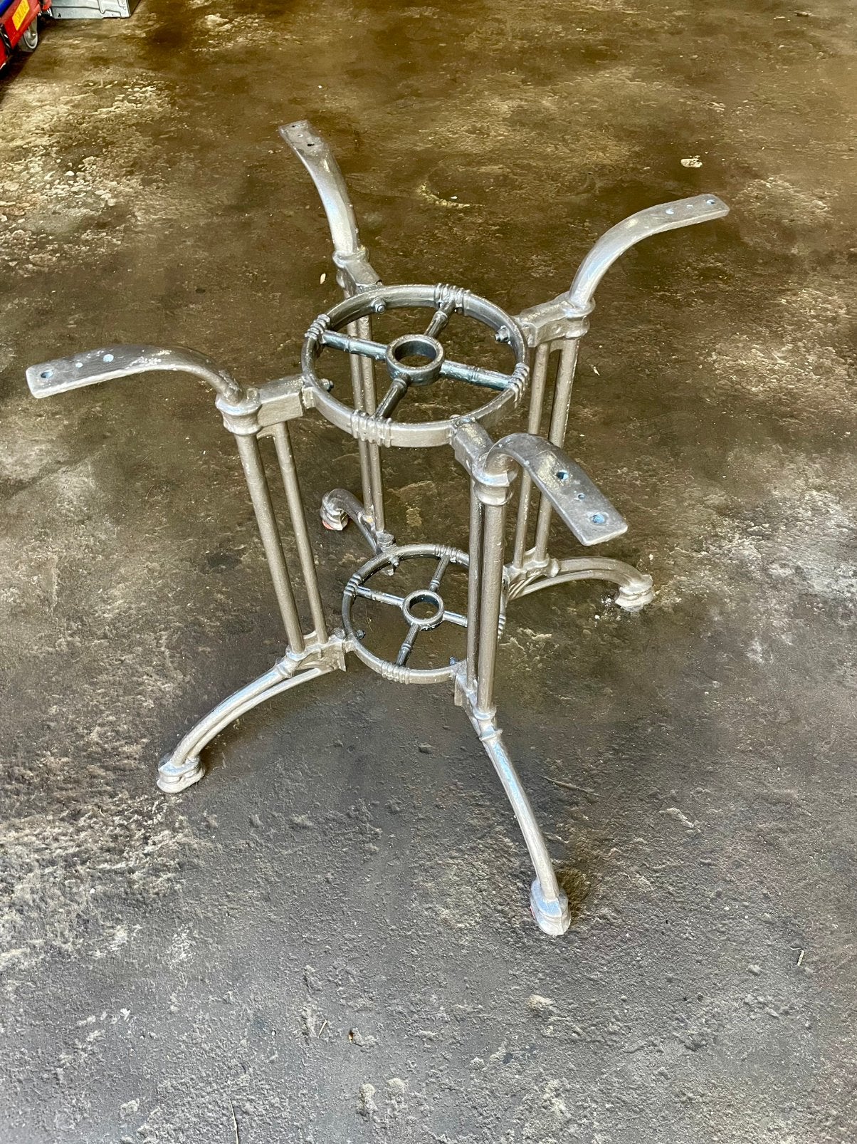 Cadre de table robuste en fonte, peint en bon état, Antiquités & Art, Enlèvement