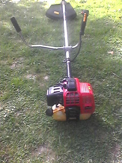 a vendre  débroussailleuse  homelite, Enlèvement, Utilisé, 30 à 50 cm, Essence