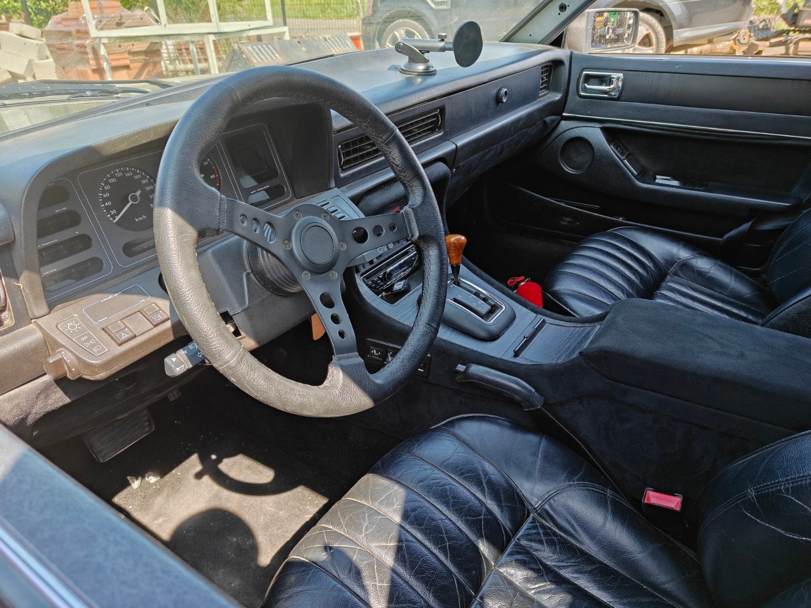 Jaguar XJ6 1989 oldtimer tripel black met sterrenhemel, foto 5