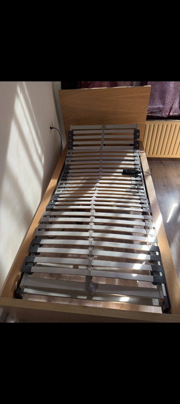 eenpersoon bed met elektrisch verstelbaar lattebodem, Huis en Inrichting, Ophalen, Overige materialen, Verstelbaar, 90 cm