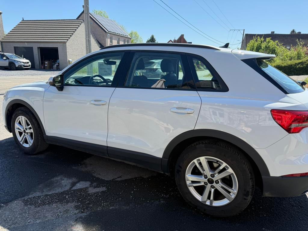 Audi Q3, Auto's, Audi, Zwart, 4 cilinders, Wit, Leder