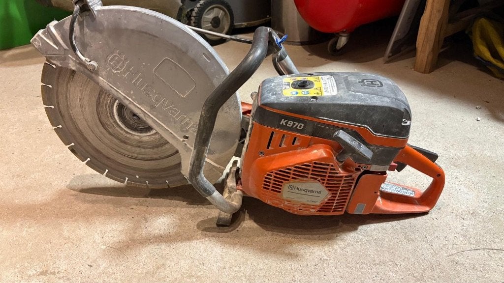 Disqueuse thermique Husqvarna, Bricolage & Construction, Enlèvement, Utilisé, 1000 watts ou plus, Autres types