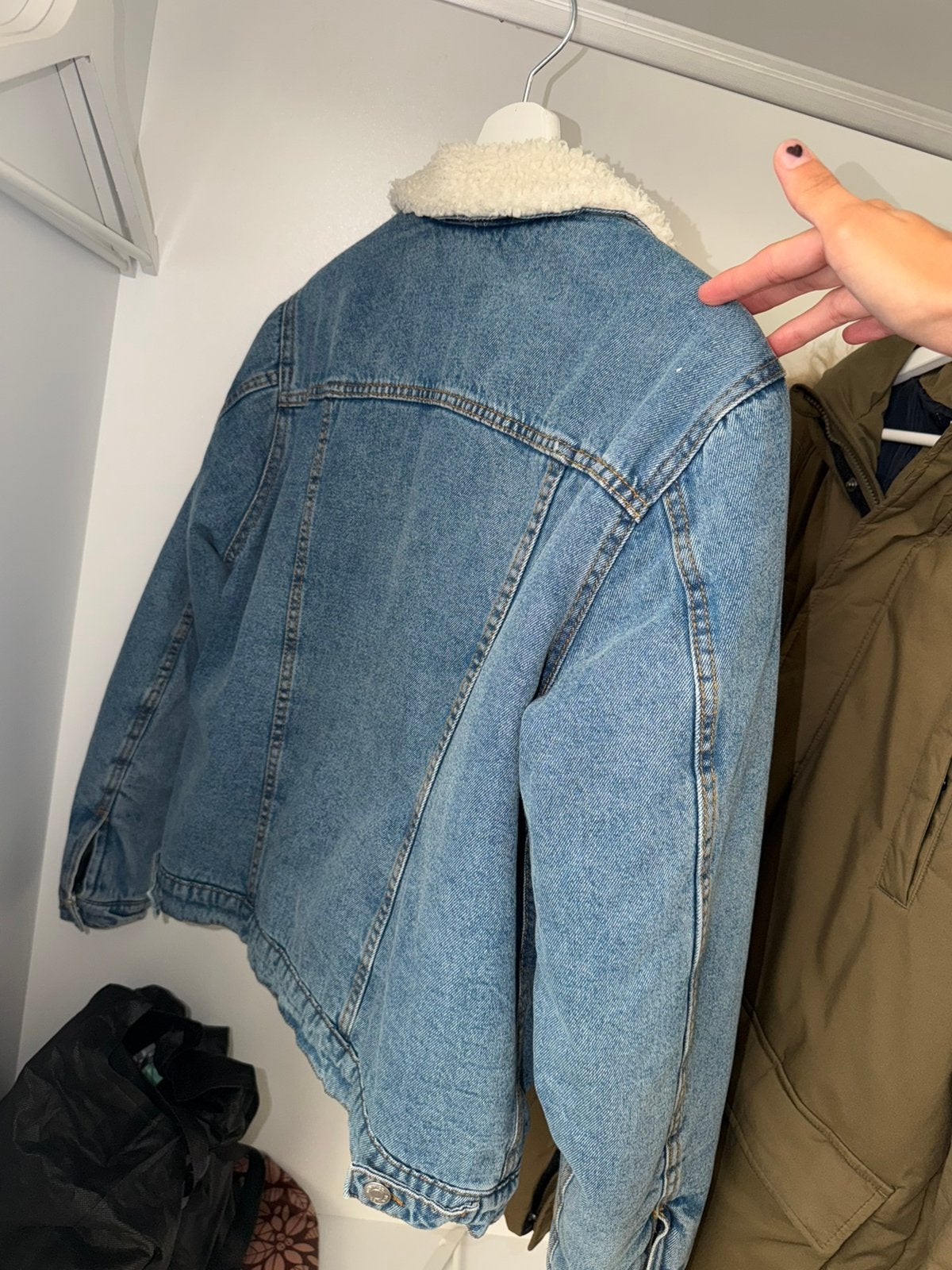 Veste en jeans et peluche interieur  bleu blanc taille L, Vêtements | Hommes, Vestes | Été, Enlèvement ou Envoi, Comme neuf, Bleu
