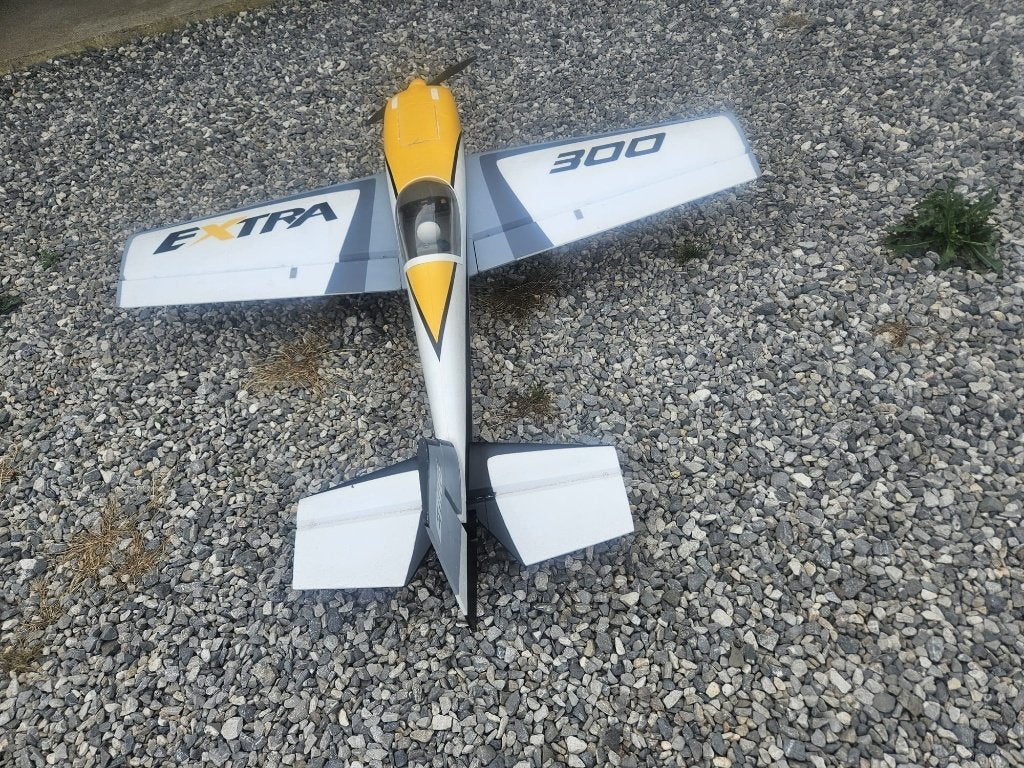 avion eflite extra 300  GPS Super état., Hobby en Vrije tijd, Modelbouw | Radiografisch | Vliegtuigen, Ophalen, Zo goed als nieuw