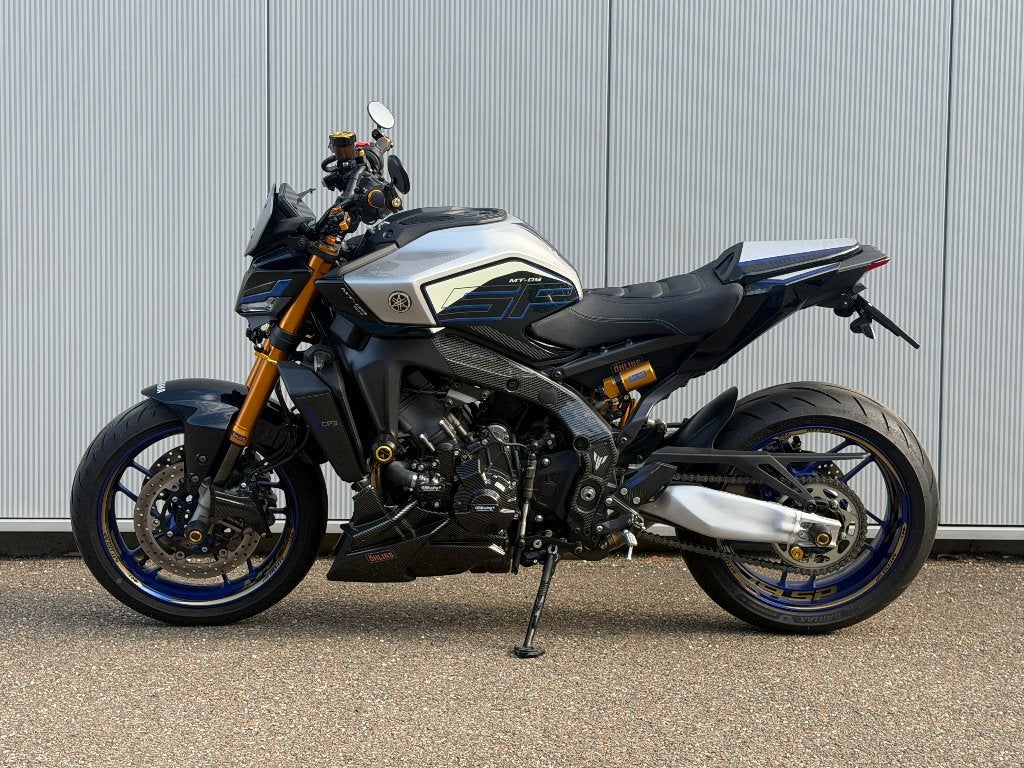 Yamaha MT-09 SP / Pièces en carbone / SC-Project / 3900km, Permis Moto A, Entreprise, Plus de 35 kW, Échappement sport