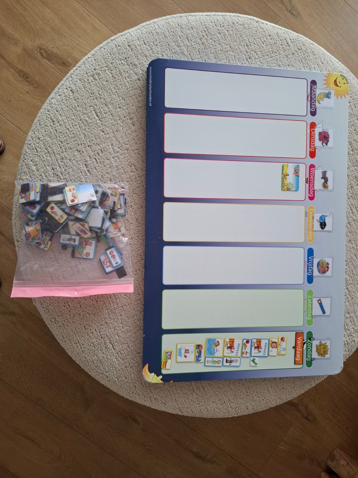 kinderplanbord met bijhorende magneten, Ophalen, Gebruikt, Magneetbord