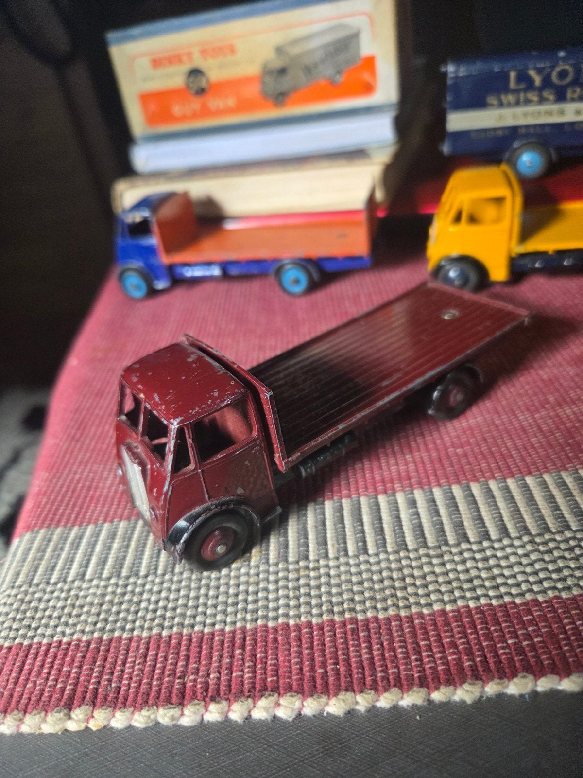 DINKY TOYS 512 GUY FLAT TRUCK ZELDZAME KLEUR ORIGINEEL 55EU, Ophalen of Verzenden, Dinky Toys