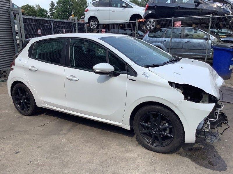 SPATBORD RECHTS VOOR Peugeot 208 I (CA / CC / CK / CL), Gebruikt, Voor, Peugeot, Spatbord