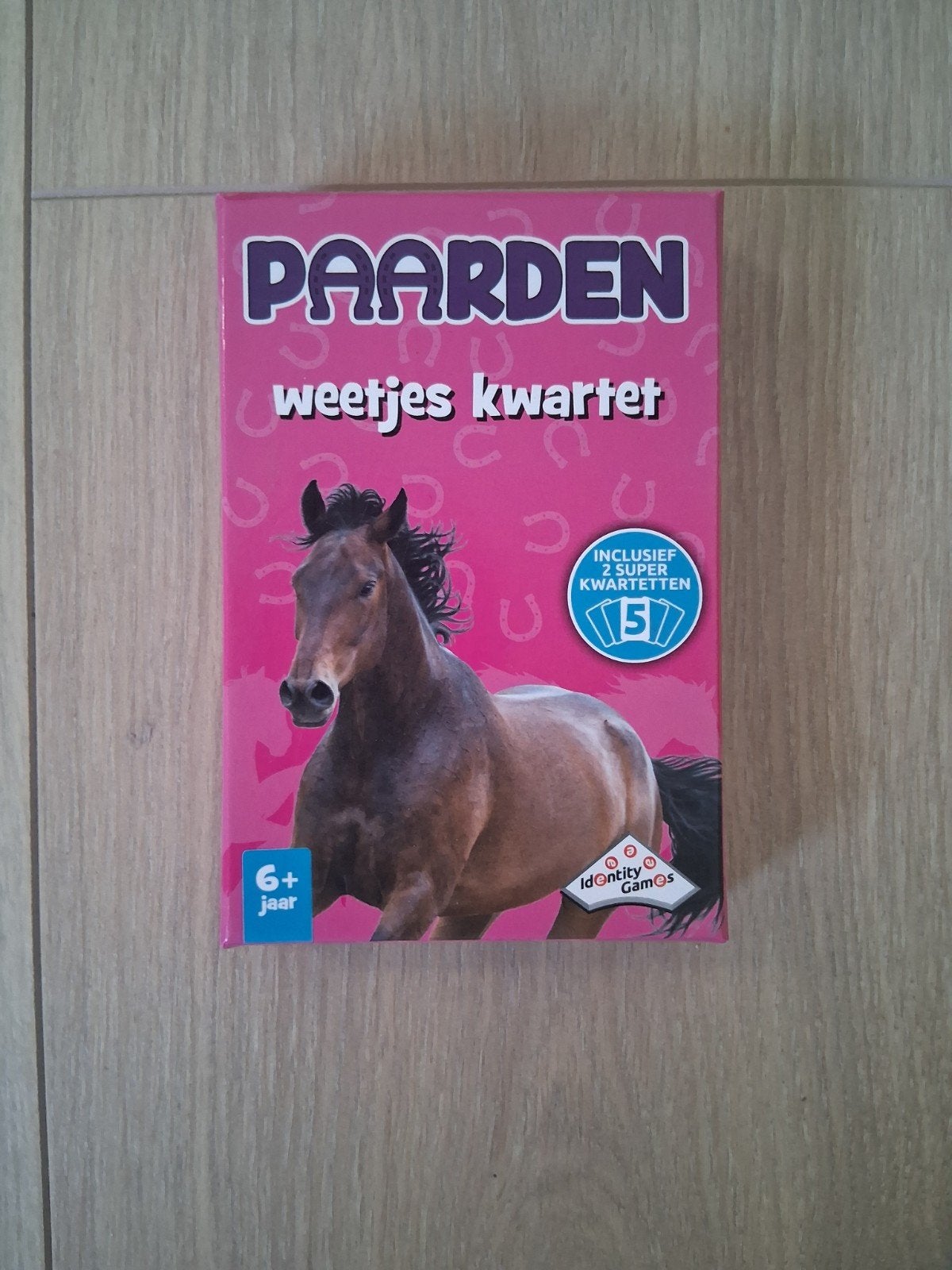 Paarden kwartet gezelschapsspel., Hobby en Vrije tijd, Gezelschapsspellen | Kaartspellen, Een of twee spelers, Ophalen, Nieuw