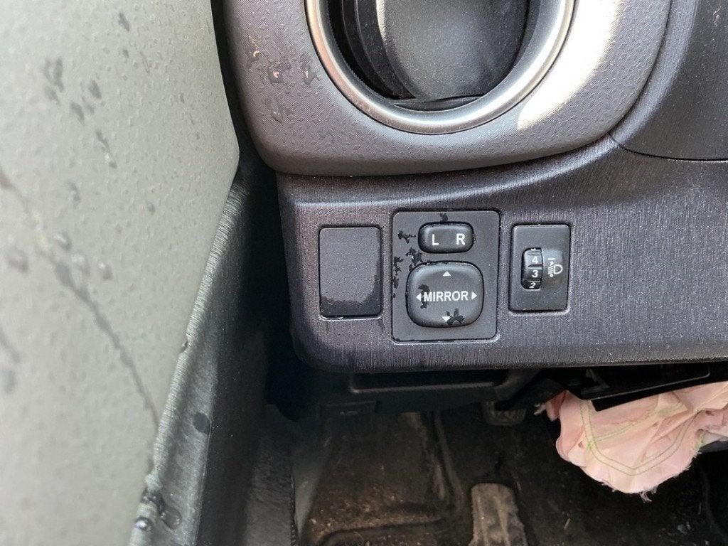 COMMUTATEUR RÉTROVISEURS Toyota Yaris III (P13), Kundenbetreuung@toyota.de, Toyota, Utilisé, Toyota-Allee 2
50858  Köln, DE