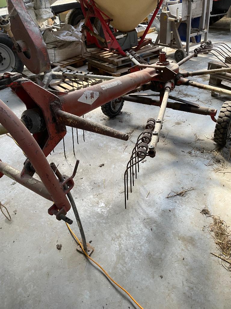Andaineur à vendre, Articles professionnels, Agriculture | Outils, Enlèvement