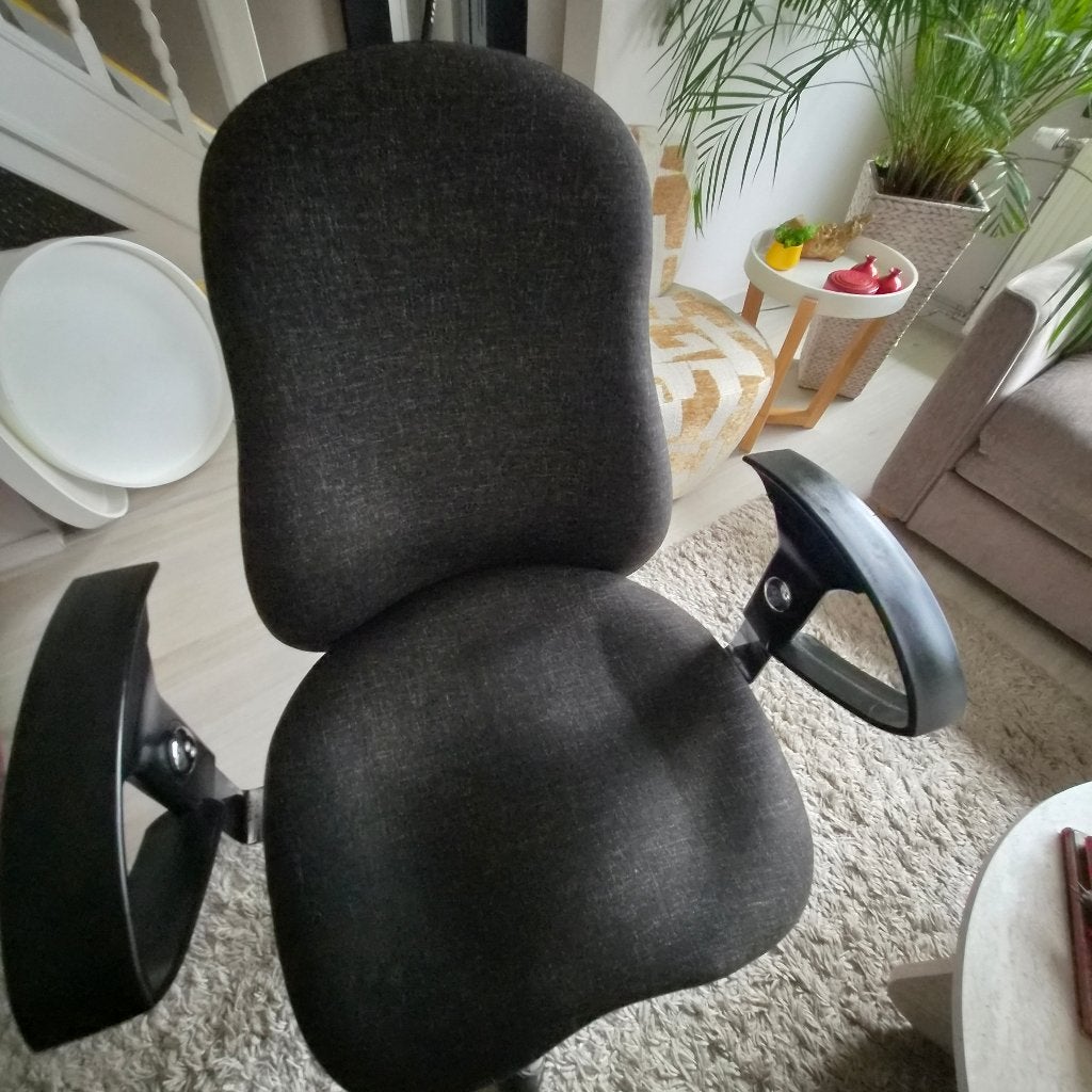 Chaise de bureau ergonomique gris foncé - comme neuve, Gris, Enlèvement, Utilisé, Chaise de bureau