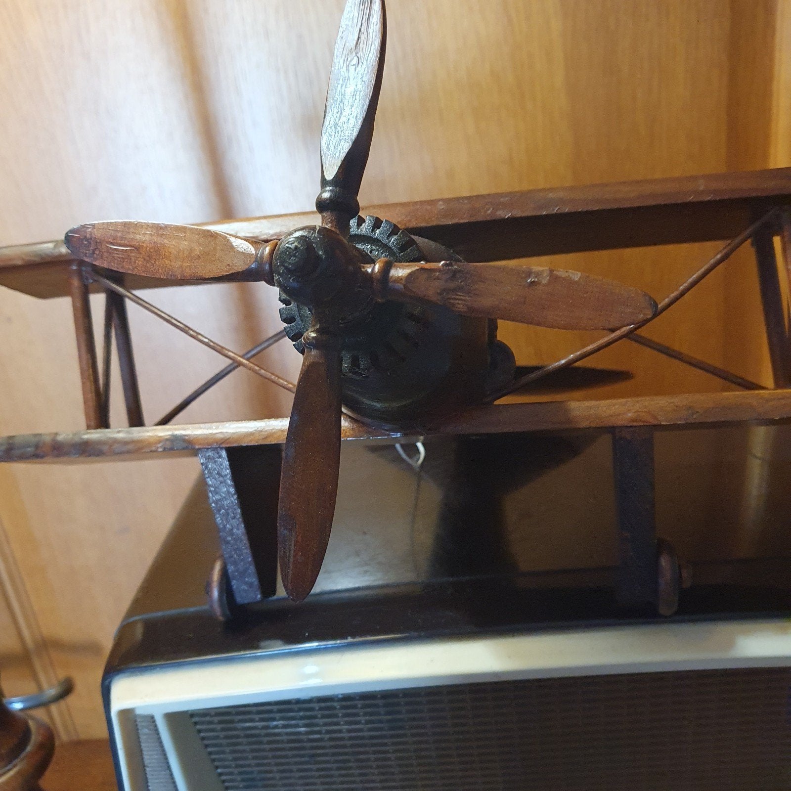 2 dekkervliegtuig in hout  l35  br31cm, Hobby en Vrije tijd, Ophalen of Verzenden