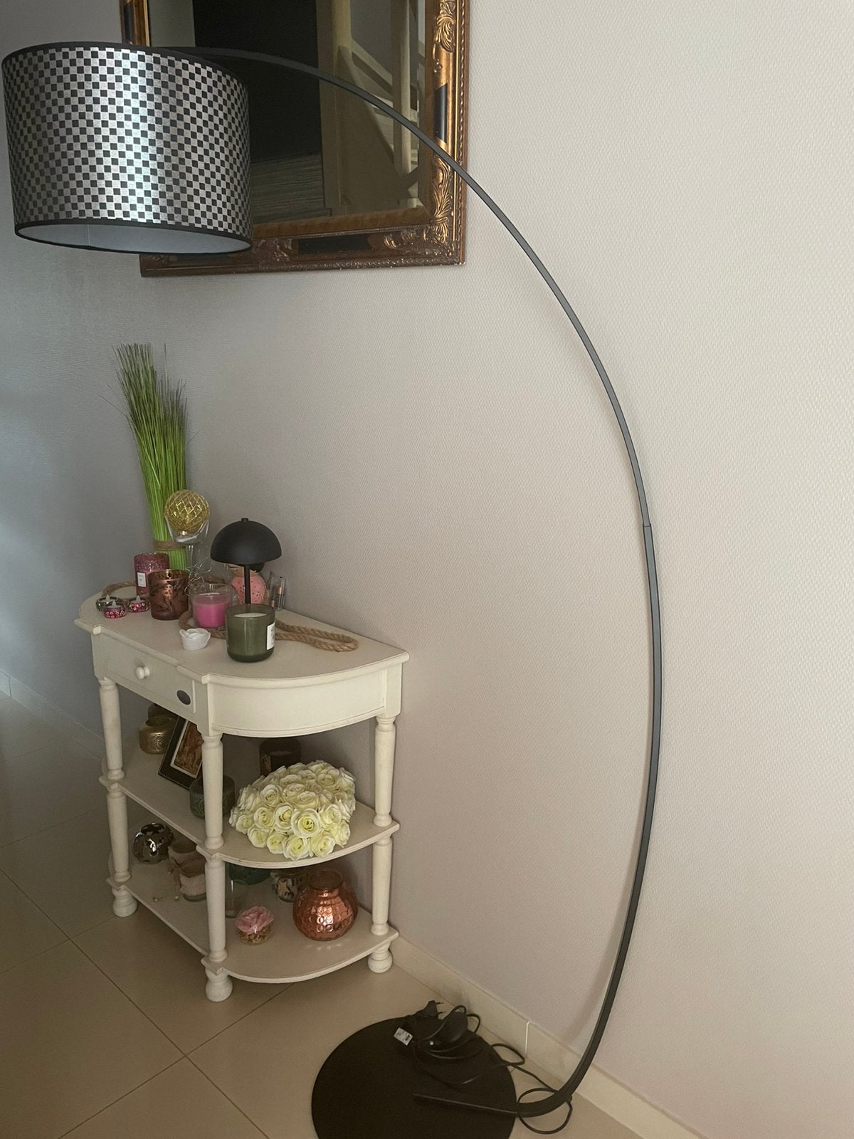 Mooie gebogen lamp, Ophalen, Zo goed als nieuw