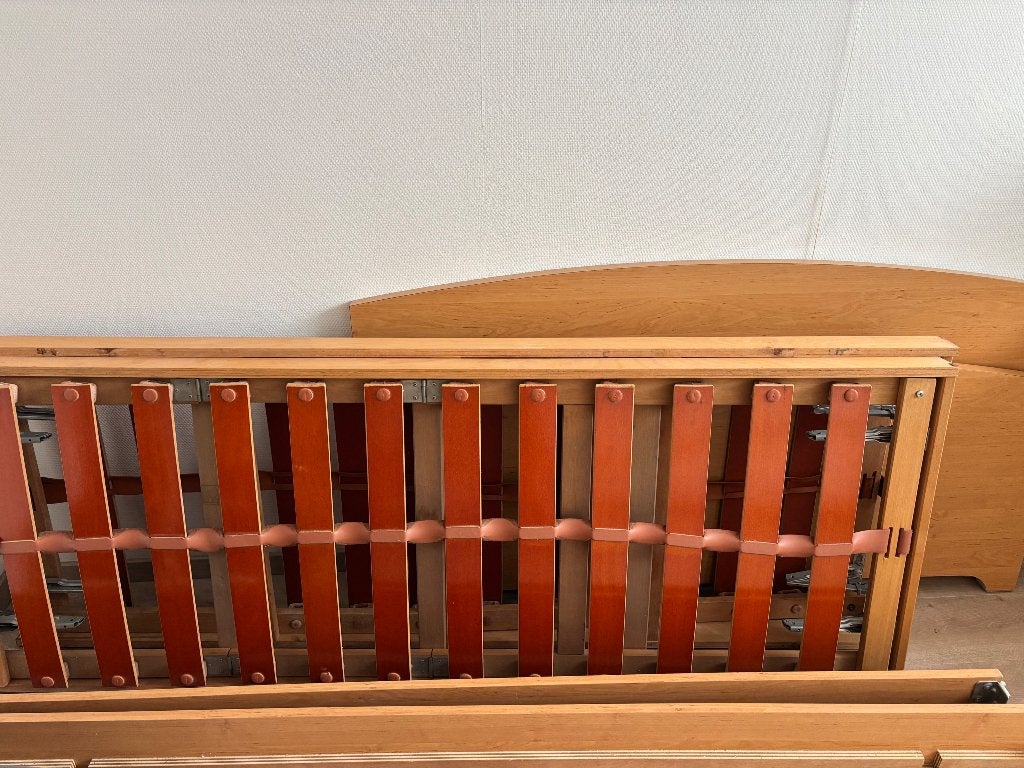 Bed 140cm x 200cm + 2 lattenbodems (70cm x 200cm) + matras, Huis en Inrichting, Ophalen, 140 cm, Zo goed als nieuw, Twijfelaar