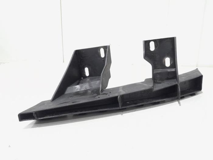 Support pare-chocs avant droit d'un Audi Q7, Autos : Pièces & Accessoires, Carrosserie & Tôlerie, -, 3 mois de garantie, Audi