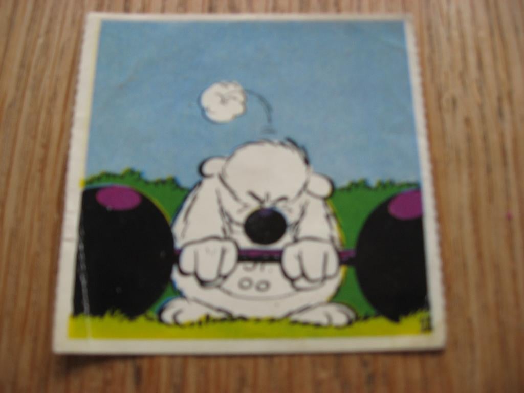 Sticker Dommel 1975 6,5 x 6,5 cm, Verzamelen, Ophalen of Verzenden, Overige figuren, Zo goed als nieuw, Plaatje, Poster of Sticker