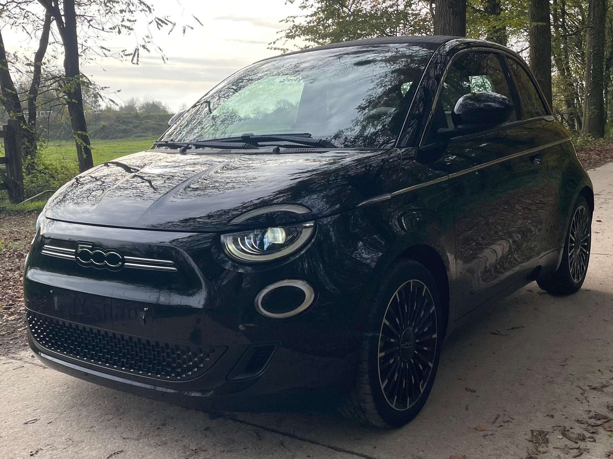Fiat 500E 42 kWh La Prima 4 voitures 2 rose gold et 1 noir C, Autos, Cuir, Achat, 87 kW, Cabriolet