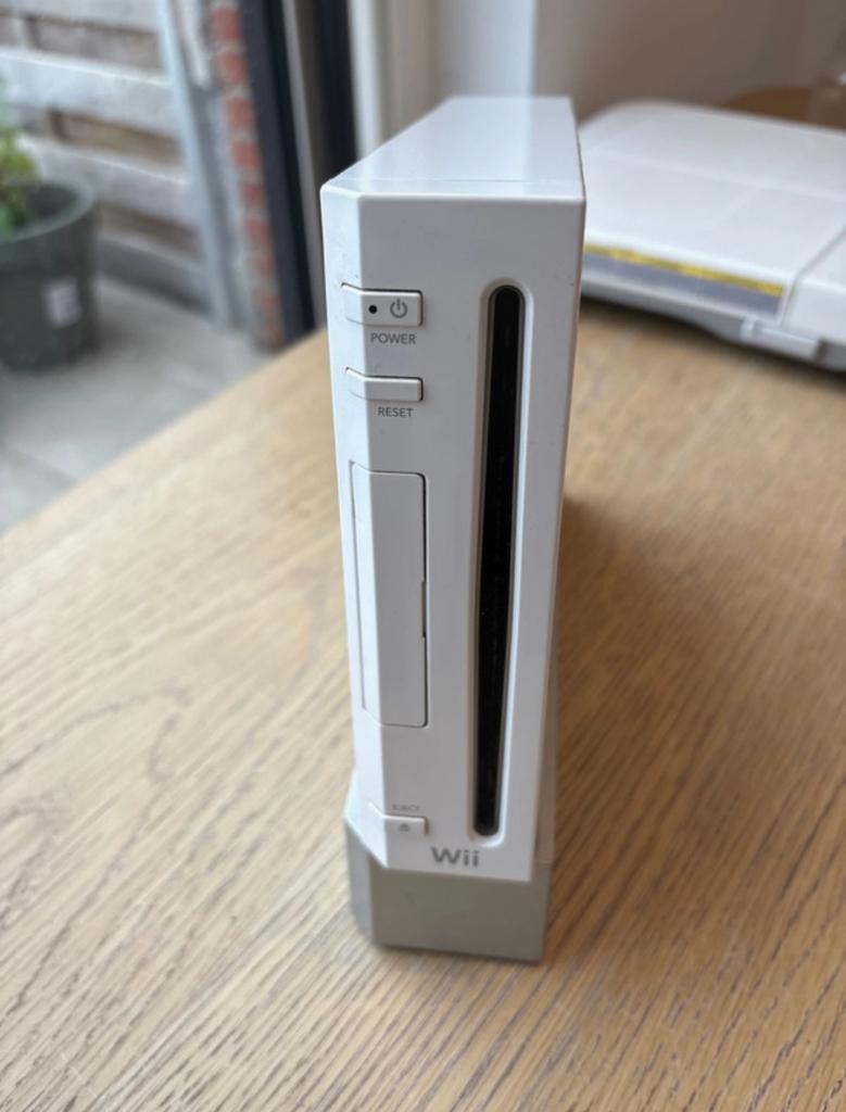 Nintendo Wii + 38 games + toebehoren, Ophalen of Verzenden, Zo goed als nieuw