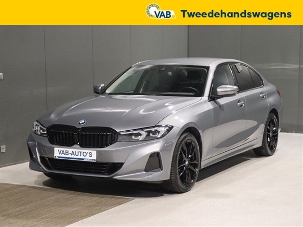 BMW 318   I BERLINE, Automaat, 4 deurs, Zwart, 146 g/km