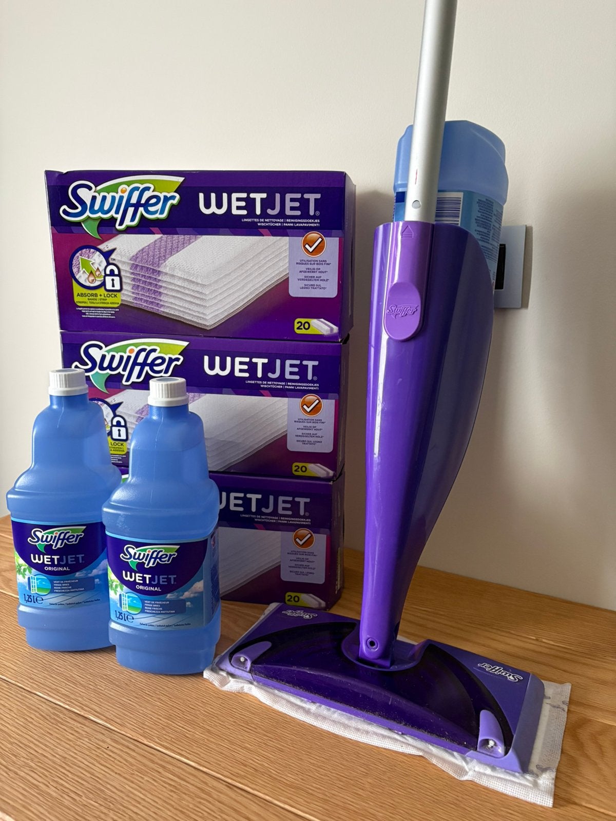 Swiffer WetJet dweilsysteem + extra navullingen, Huis en Inrichting, Ophalen, Schoonmaakmiddel