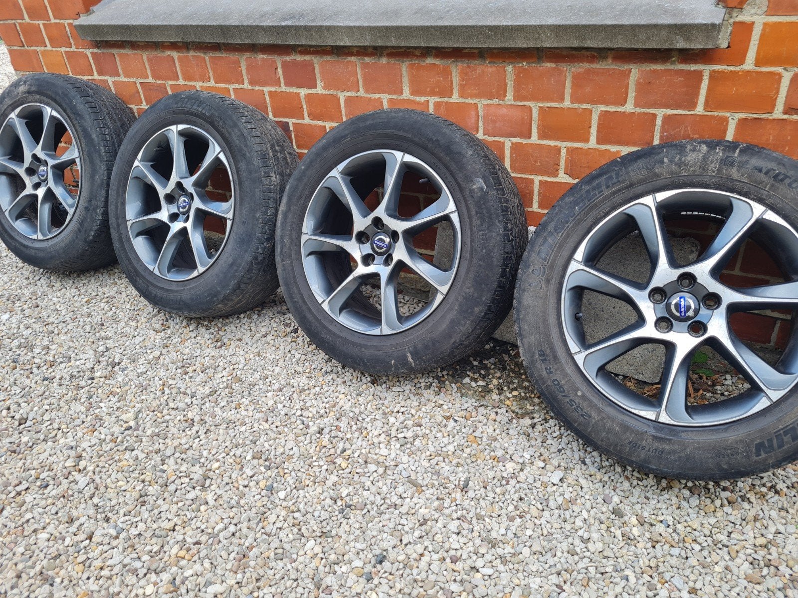 4 jantes d'origine Volvo 18 pouces + pneus, Autre, Enlèvement, Utilisé, Pneu(s)