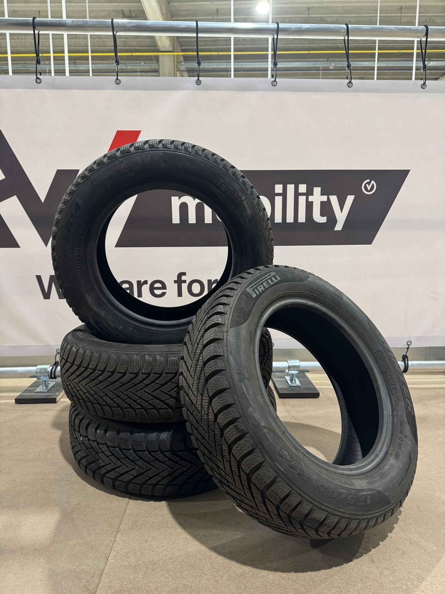 4 Winterbanden Pirelli 175/65R14 82T M+S 7-8mm, Auto-onderdelen, Ophalen, 14 inch, Gebruikt, -