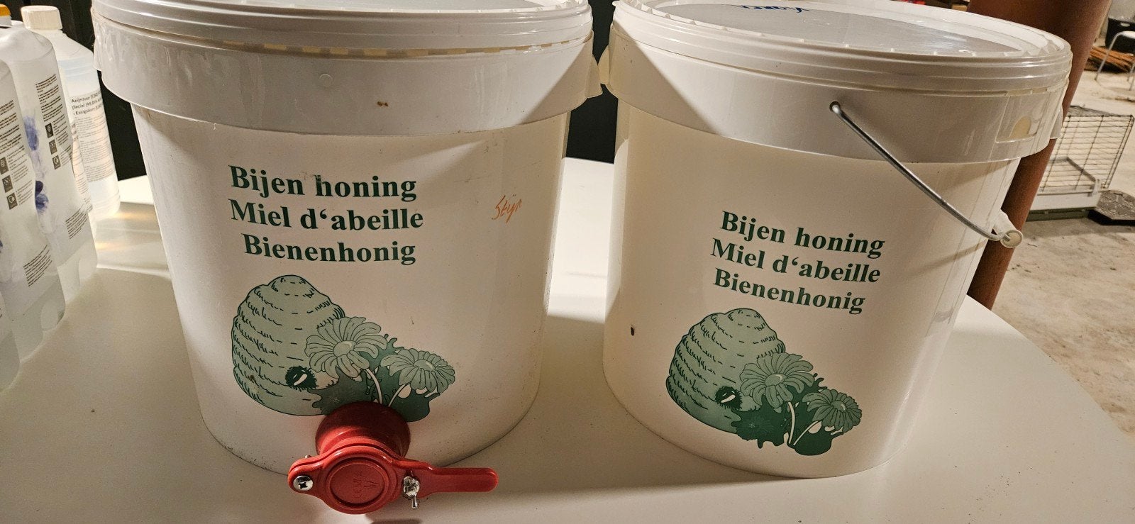 oogstemmers voor honing, Divers, Enlèvement